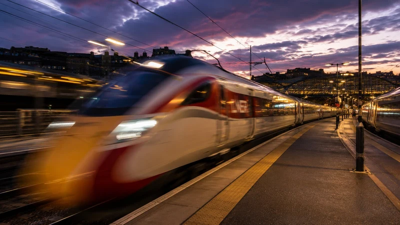 Edinburgh to London: The Best Ways to Get There in 2025